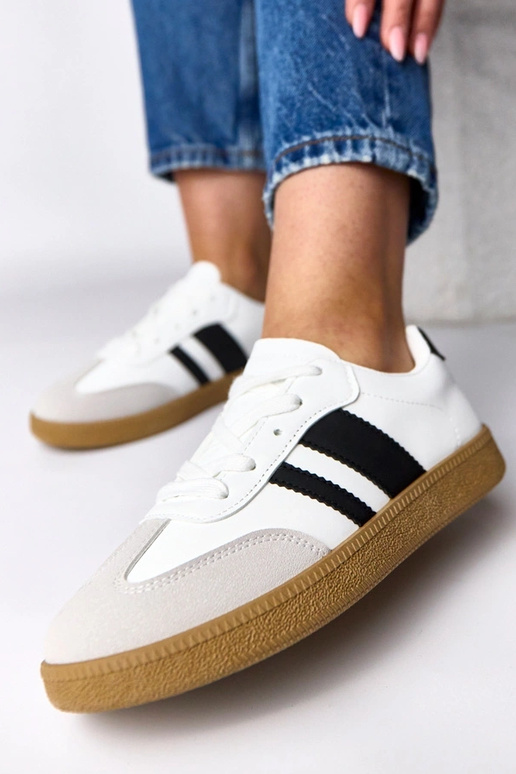 Sneakers bianche da tutti i giorni...