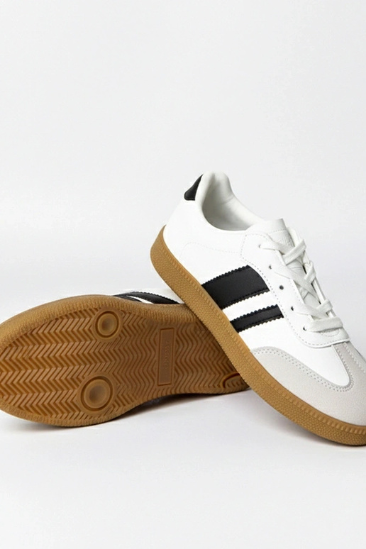 Sneakers bianche da tutti i giorni...