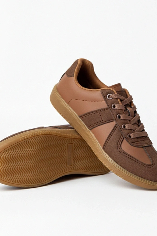 Sneakers marroni con piattaforma...