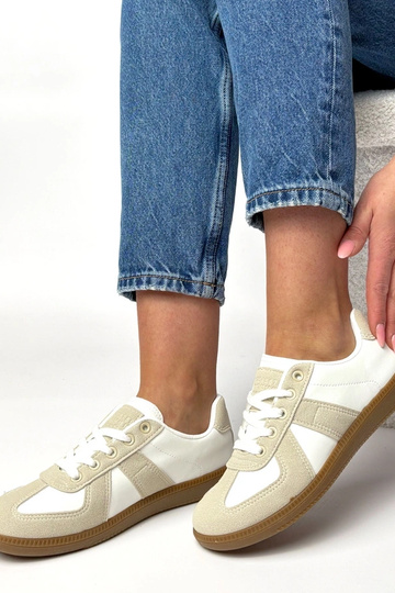 Sneakers bianche e color sabbia con piattaforma Valentine