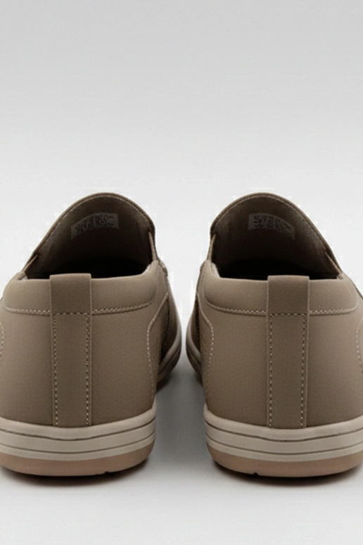 Mocassini perforati da uomo marroni Finn