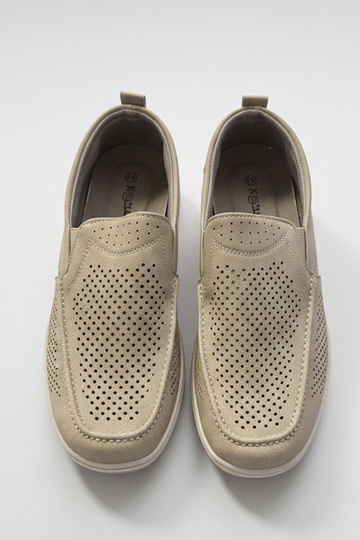 Mocassini perforati da uomo... 2