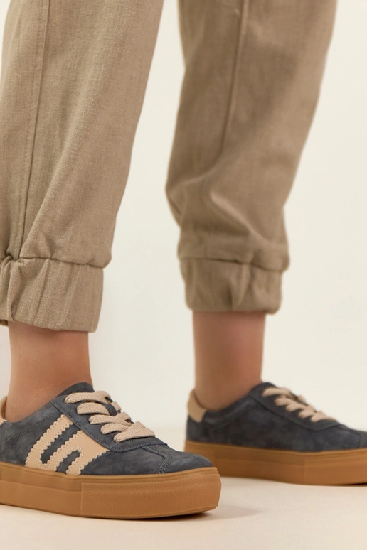 Scarpe sportive in pelle grigia con...