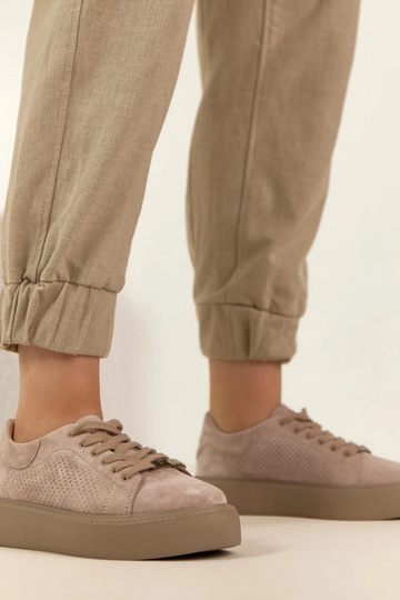 Scarpe sportive in pelle color sabbia a piattaforma Filippo 2