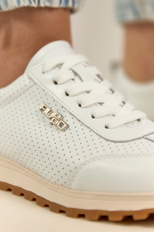 Scarpe sportive in pelle bianche...