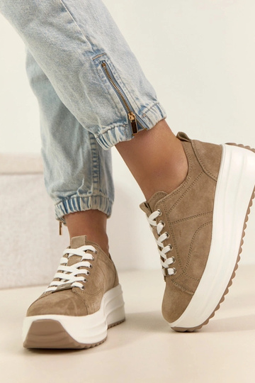 Scarpe sportive in pelle color sabbia a piattaforma Filippo 2