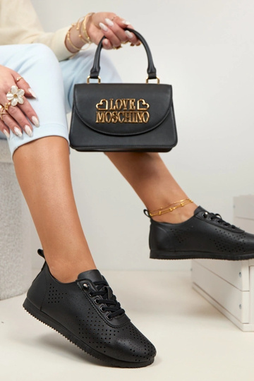 Scarpe da basket traforate... 2