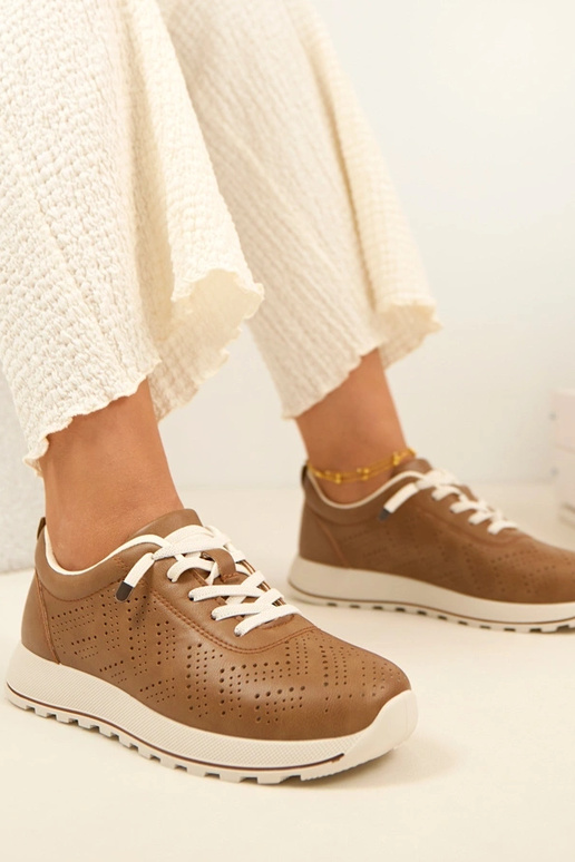 Scarpe sportive a rete marroni chiare...