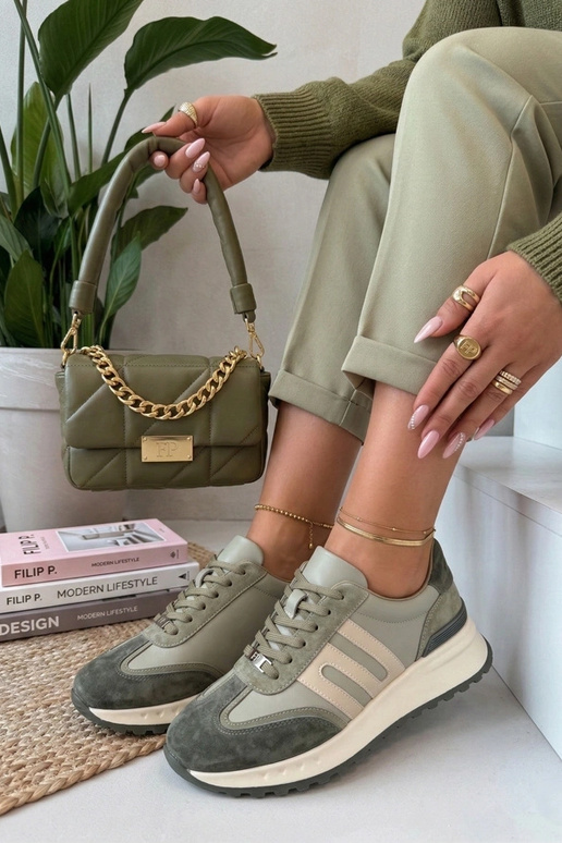 Scarpe in pelle verdi con piattaforma...