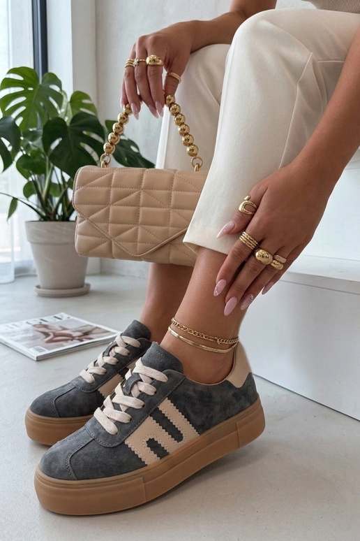 Scarpe in pelle grigie con...