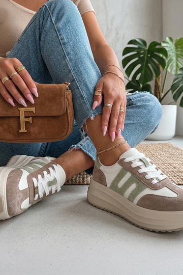 Scarpe in pelle beige con piattaforma Filippo 2