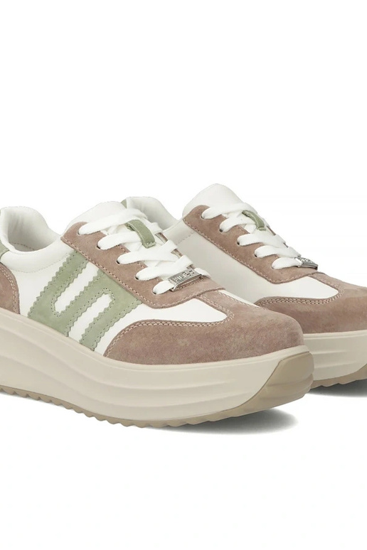 Scarpe in pelle beige con piattaforma...