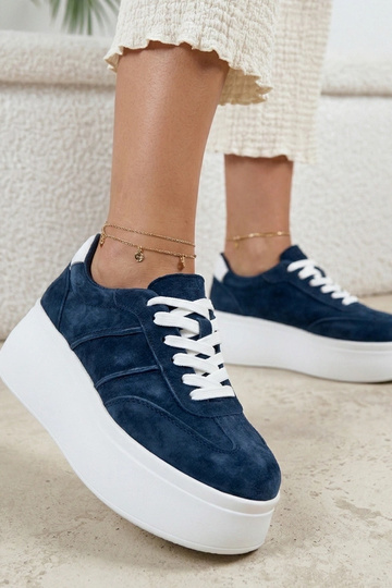 Scarpe in pelle blu scuro con piattaforma Cambell