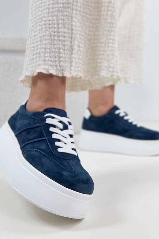 Scarpe in pelle blu scuro con...