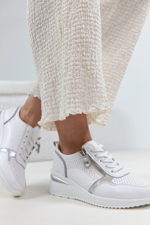 Scarpe in pelle bianche con tacco...