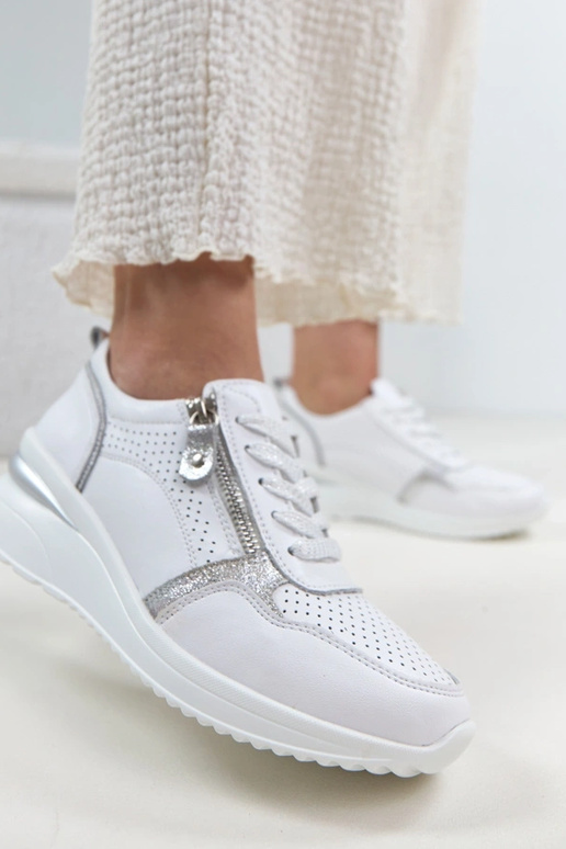 Scarpe in pelle bianche con tacco...