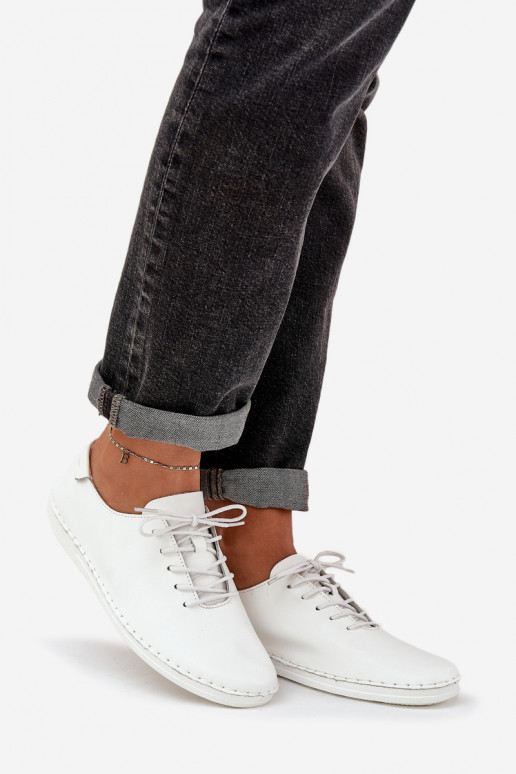 Scarpe stringateAbilitatoturalnej Skóry D&A LR51-645 Colore bianco