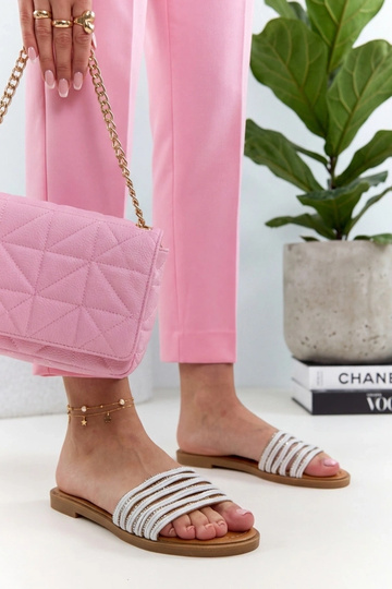 Ciabatte bianche decorate... 2