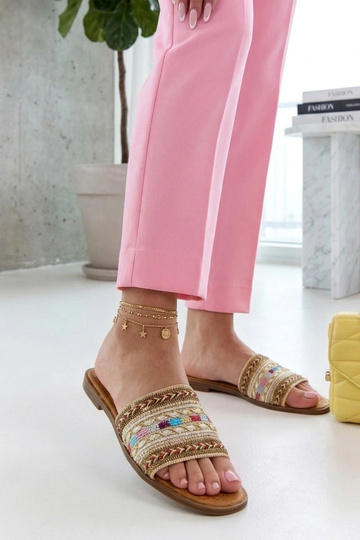 Ciabatte color sabbia...