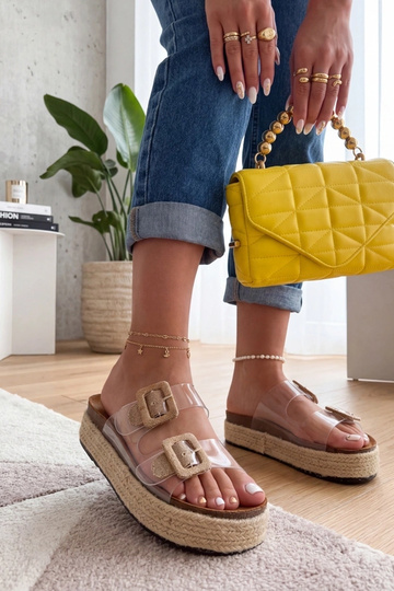 Ciabatte trasparenti...