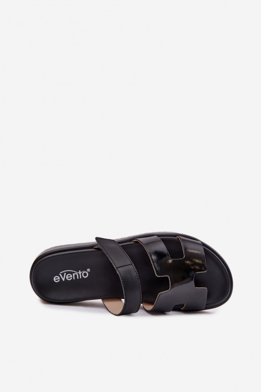 Pantofole in pelle Femminilecon chiusura adesivaem colore nero Lemela