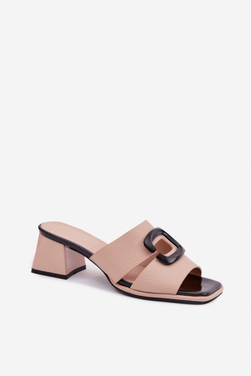 Infradito da donna con intagli e fibbie con tacco Vinceza 62284 color sabbia