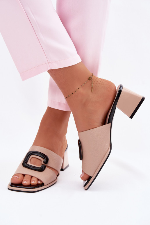 Infradito da donna con intagli e fibbie con tacco Vinceza 62284 color sabbia