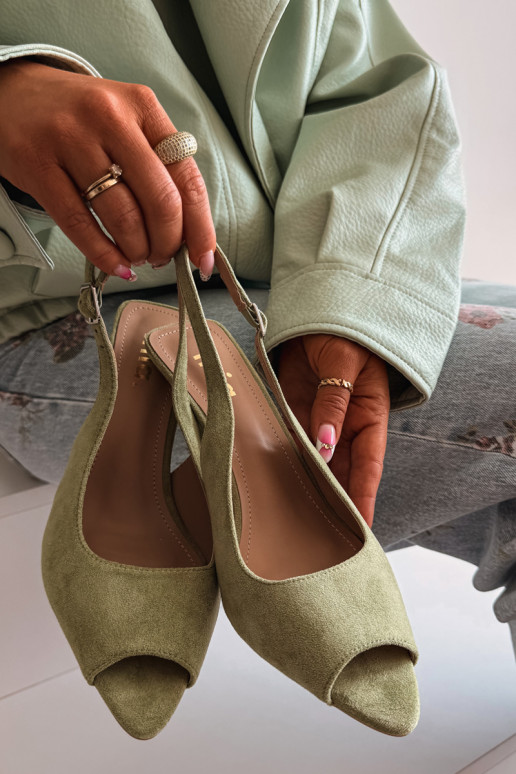 Sandali da donna con tacchi sottili in ecopelle scamosciataoAe colore verde Sevina