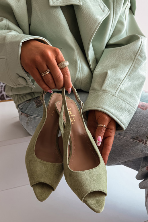 Sandali da donna con tacchi sottili in ecopelle scamosciataoAe colore verde Sevina