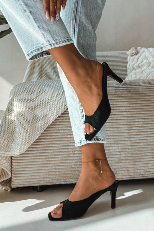 Pantofole da donna Abilitato Smukłym Obcasie colore nero Revina