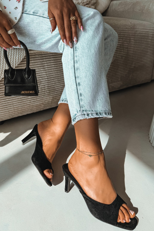 Pantofole da donna Abilitato Smukłym Obcasie colore nero Revina