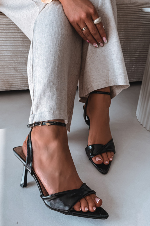 Sandali da donna con tacchi sottili in ecopelle colore nero Sedira