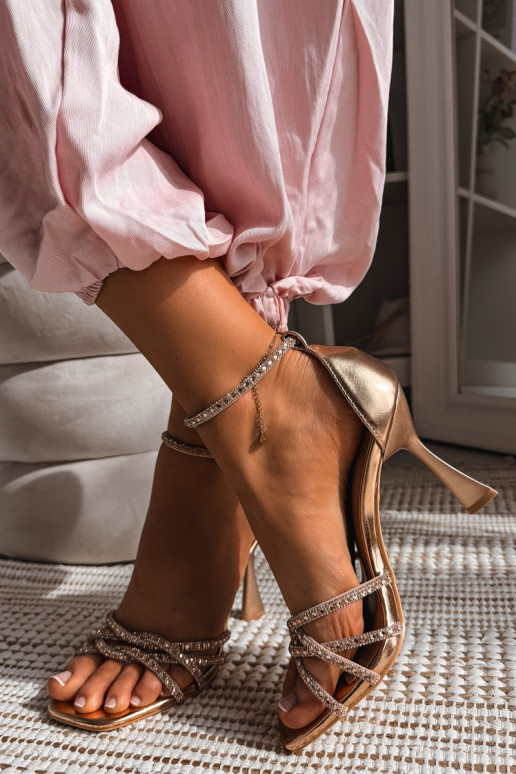 Sandali da donna con i tacchi con gli occhi lucenti Szampańskie Redira