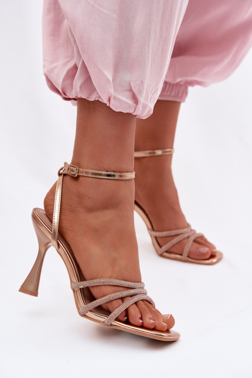 Sandali da donna con i tacchi Ze Zdobionymi Paskami Szampańskie Gedira
