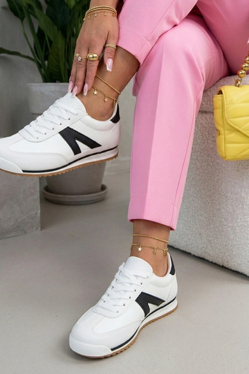 Scarpe sportive bianche con elementi neri Saga 2