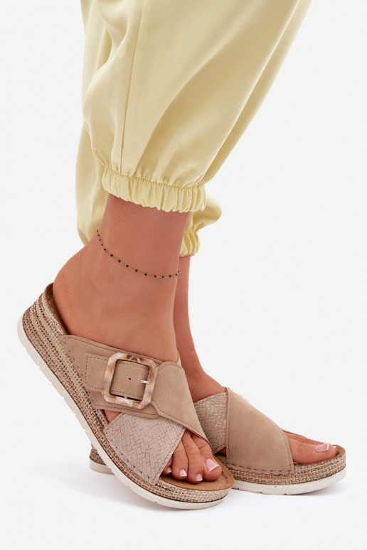 Pantofole da donna con una piattaforma decorare con fibbie Inblu RV000012 colore marrone