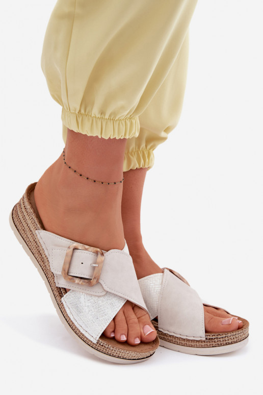 Pantofole da donna con una piattaforma decorare con fibbie Inblu RV000012 colore avorio