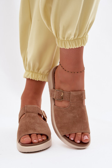 Infradito da donna in camoscio con platform e fibbie dorate Zemela color marrone 2