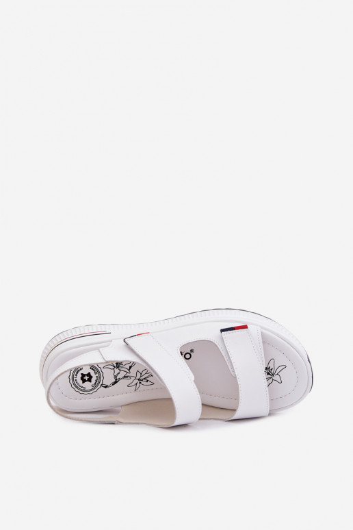 Sandali da donna Femminile con una piattaforma con chiusure adesive Colore bianco Jemela