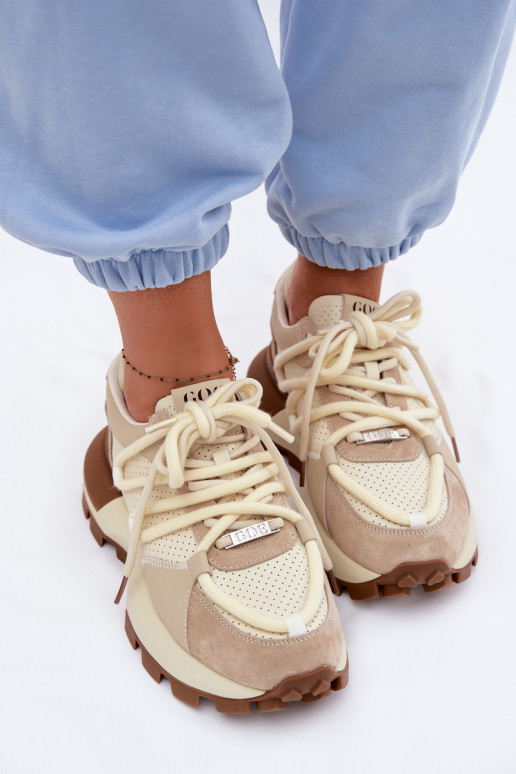 Pelle dalla pelle scamosciata Scarpe modello sneakers Femminile GOE TT2N4021 beige