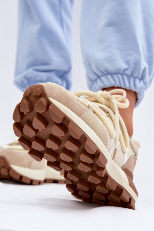 Pelle dalla pelle scamosciata Scarpe modello sneakers Femminile GOE TT2N4021 beige