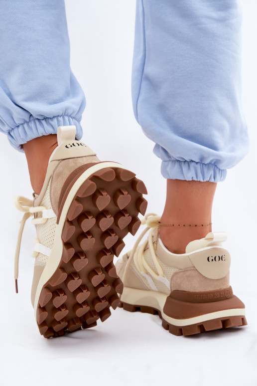 Pelle dalla pelle scamosciata Scarpe modello sneakers Femminile GOE TT2N4021 beige