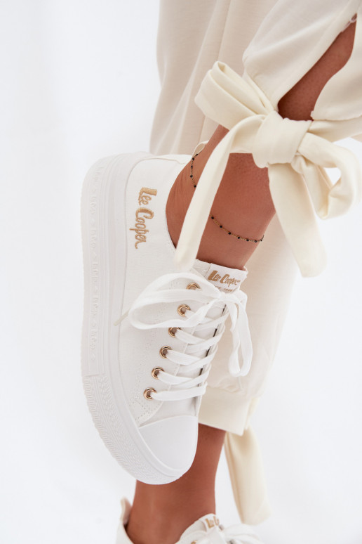 scarpe casual con una piattaforma Lee Cooper LCIN-26-44-4482 Colore bianco