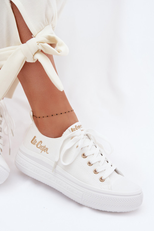 scarpe casual con una piattaforma Lee Cooper LCIN-26-44-4482 Colore bianco