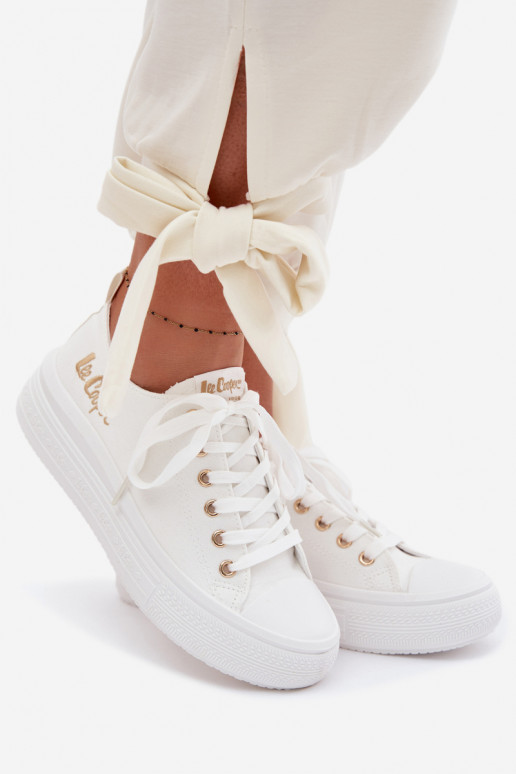 scarpe casual con una piattaforma Lee Cooper LCIN-26-44-4482 Colore bianco