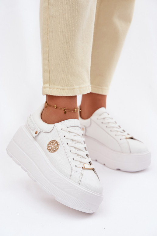 Pelle Scarpe modello sneakers Femminile con una piattaforma D&A LR61-7095 Colore bianco