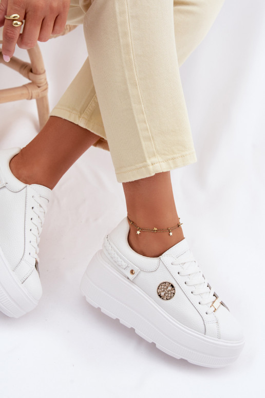 Pelle Scarpe modello sneakers Femminile con una piattaforma D&A LR61-7095 Colore bianco