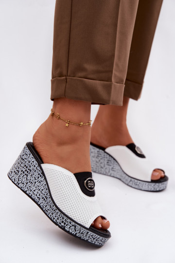 Pantofole in pelle con una piattaforma con ornamenti S.Barski LR61-7011 Colore bianco 2