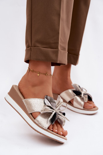 Pantofole in pelle con una piattaformaDekoracyjnym Un fiore S.Barski GR61-5989 colore dorato 2