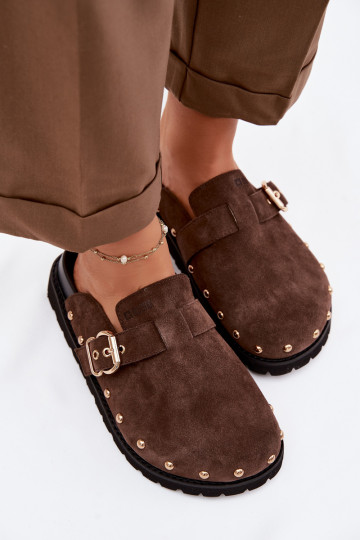 Pantofole Zoccoli dalla pelle scamosciata con una piattaforma con rivetti I con fibbie Big Star TT274952 CzekoladoAe